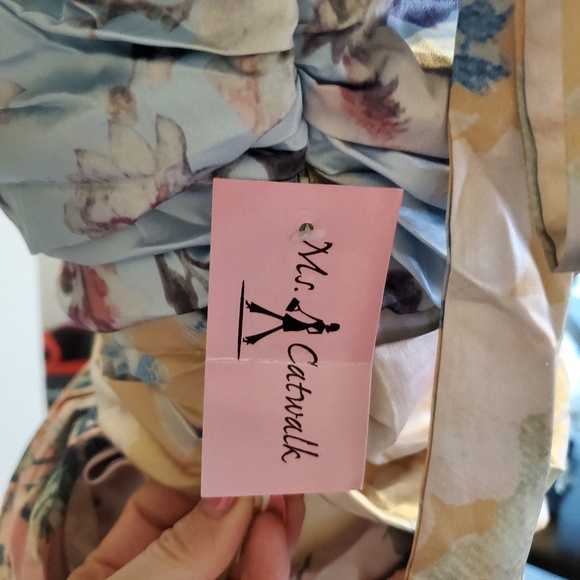 Dress - Picture 5 of 6